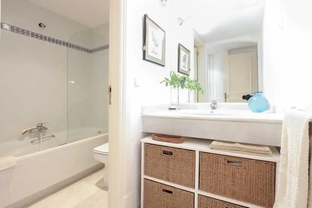 Baño de Planta baja en venta en Marbella con Aire acondicionado, Terraza y Piscina
