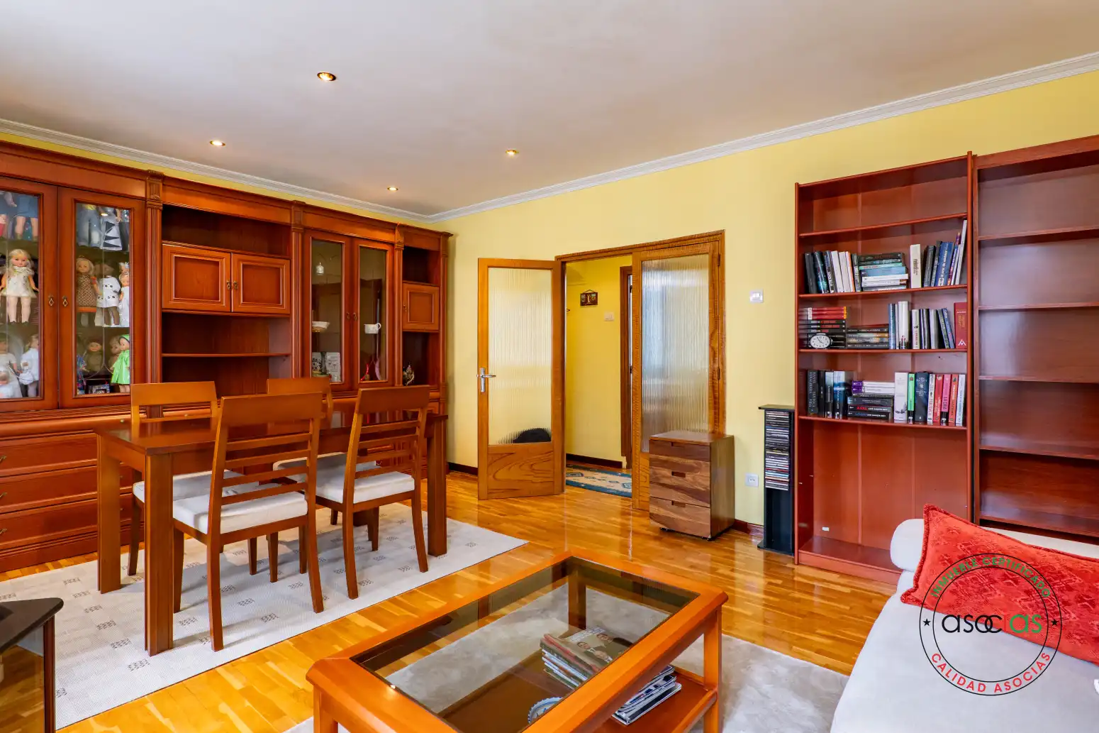 Sala d'estar de Pis en venda en Gijón  amb Calefacció, Parquet i Terrassa