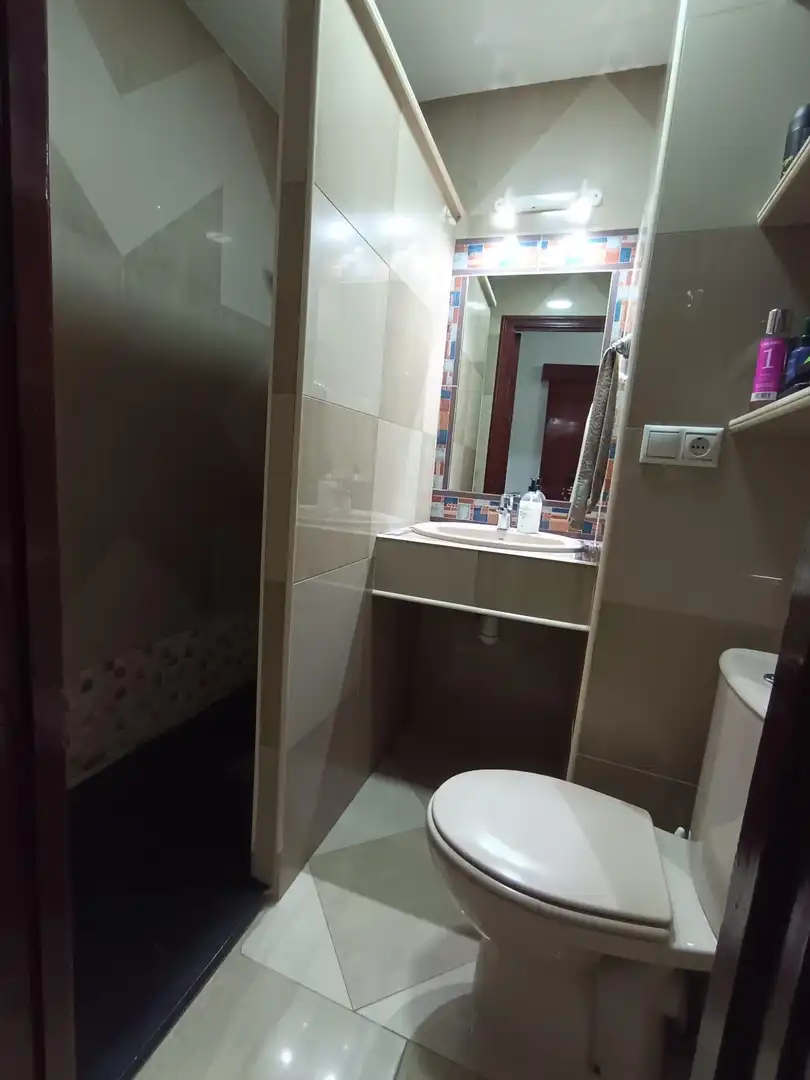 Bathroom of Flat for sale in Córdoba  with Air Conditioner