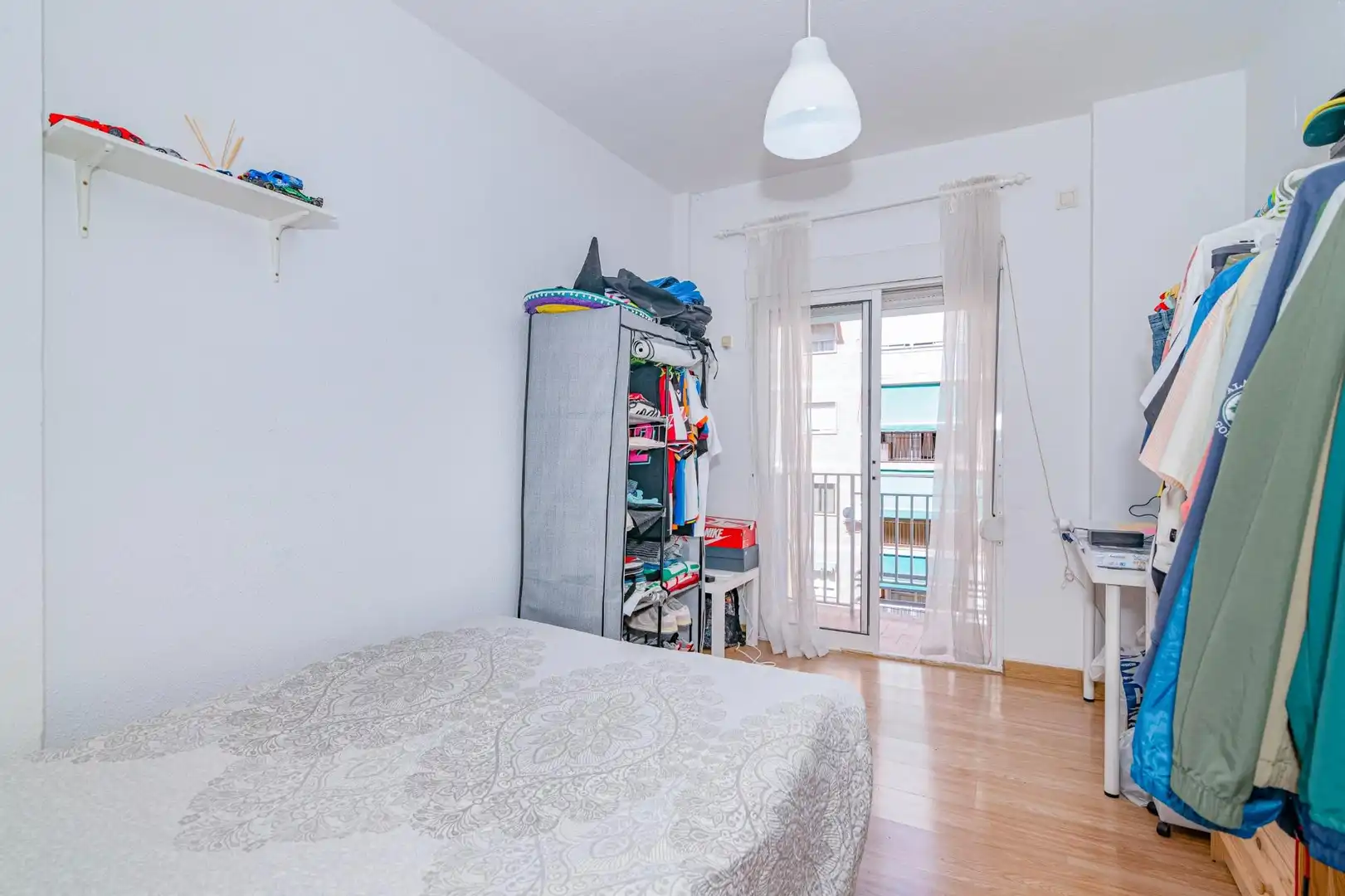 Habitación de Piso en venta en Granada con Amueblado