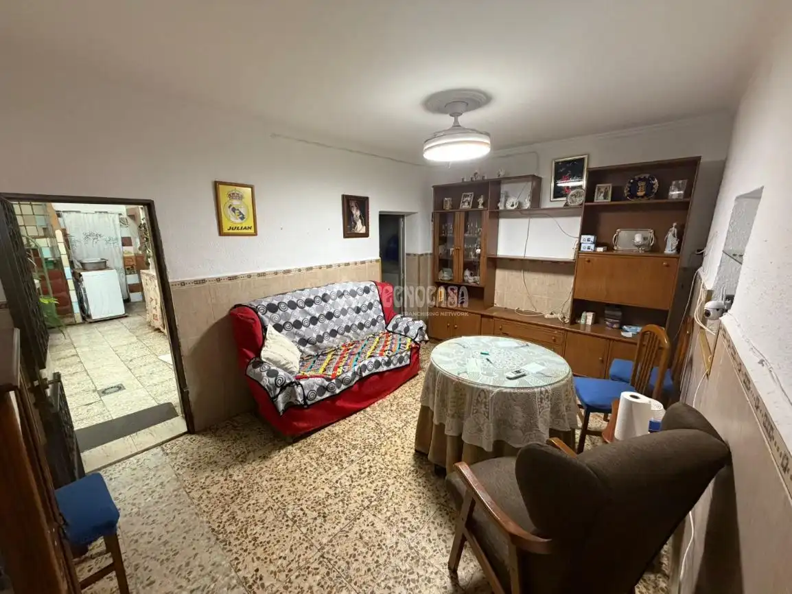 Sala d'estar de Casa adosada en venda en Badajoz amb Terrassa