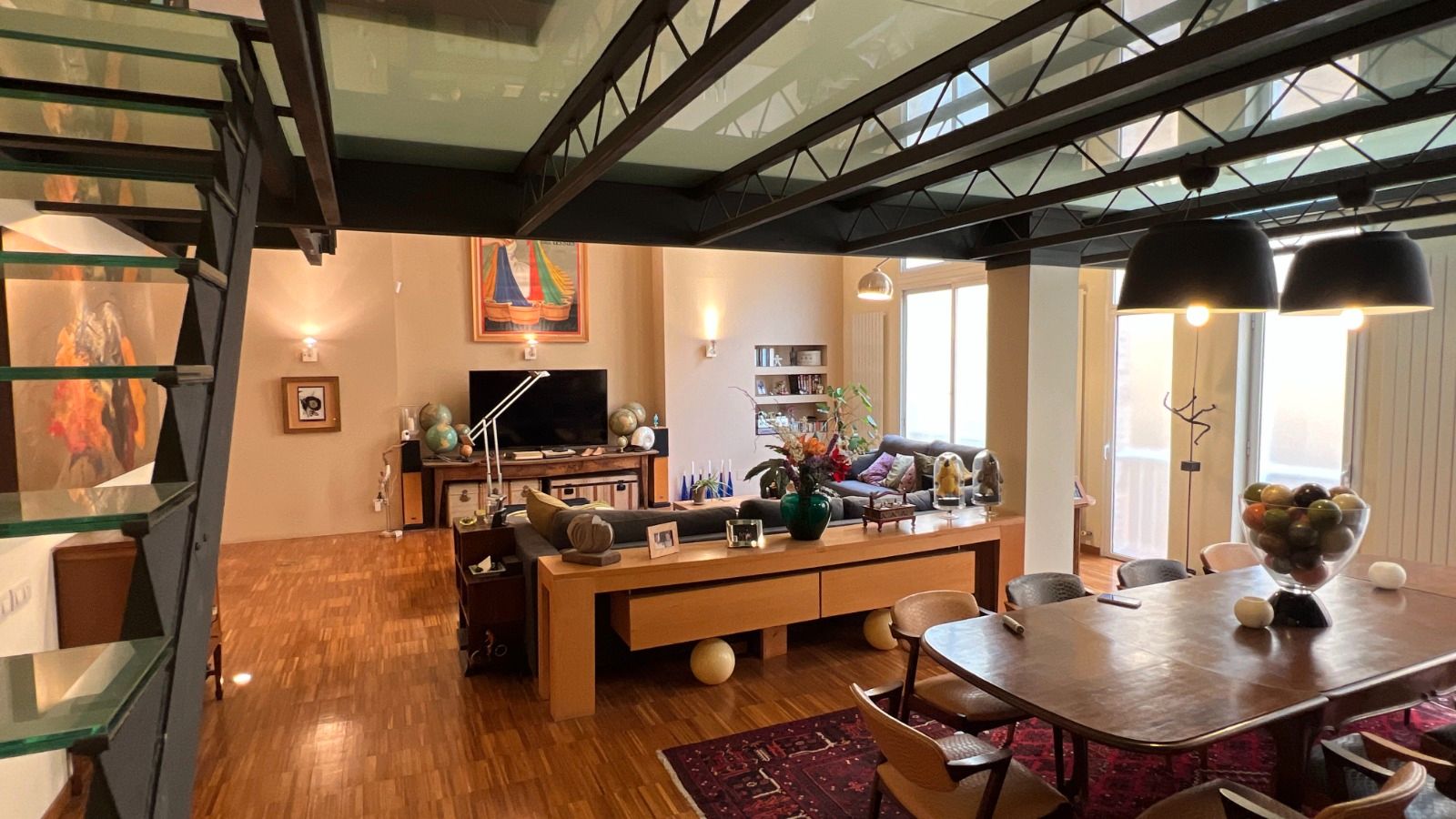 Sala de estar de Local en venta en  Barcelona Capital con Calefacción, Parquet y Amueblado