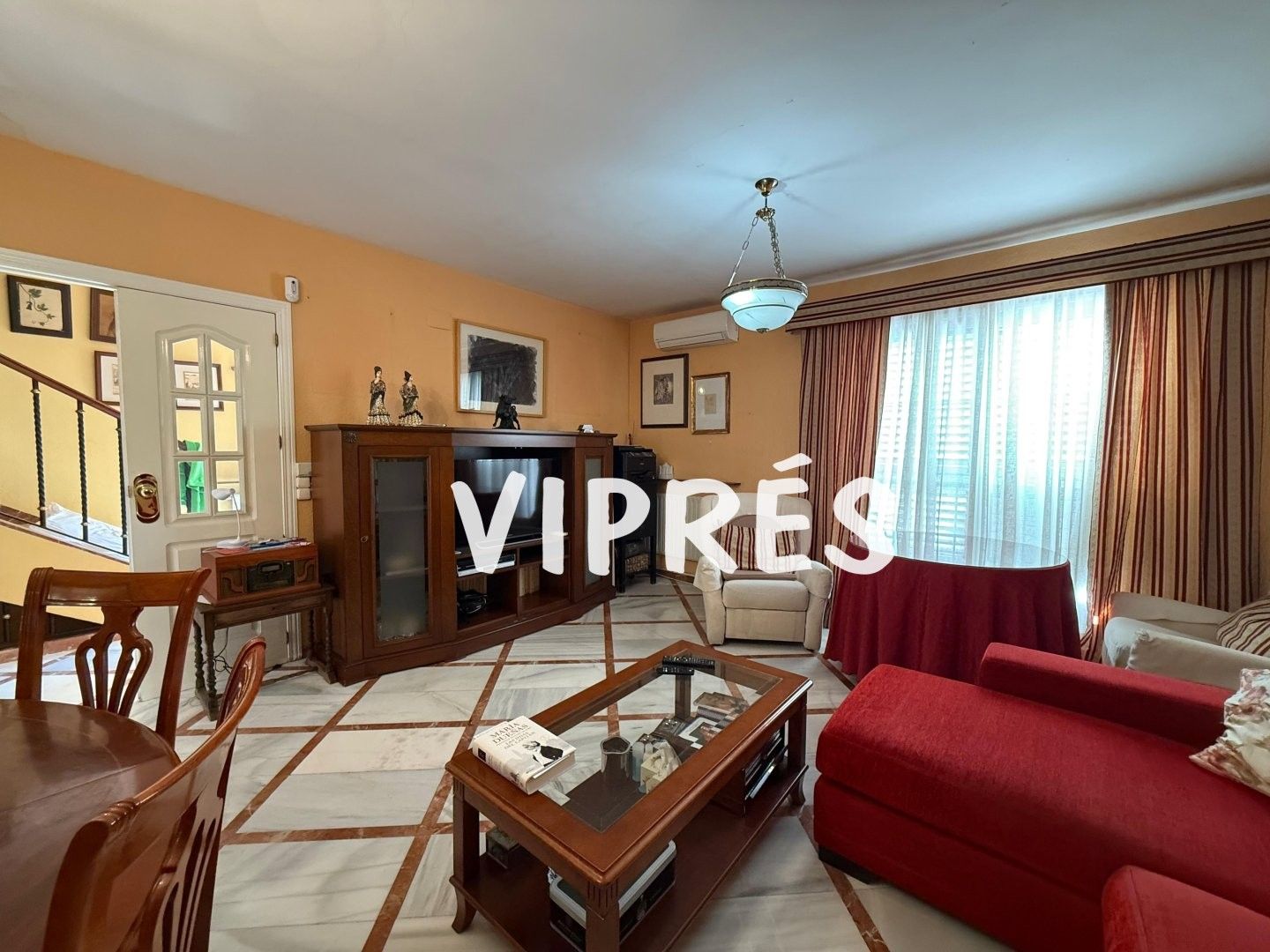 Sala d'estar de Casa adosada en venda en Cáceres Capital amb Aire condicionat, Calefacció i Terrassa