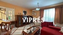 Sala d'estar de Casa adosada en venda en Cáceres Capital amb Aire condicionat, Calefacció i Terrassa