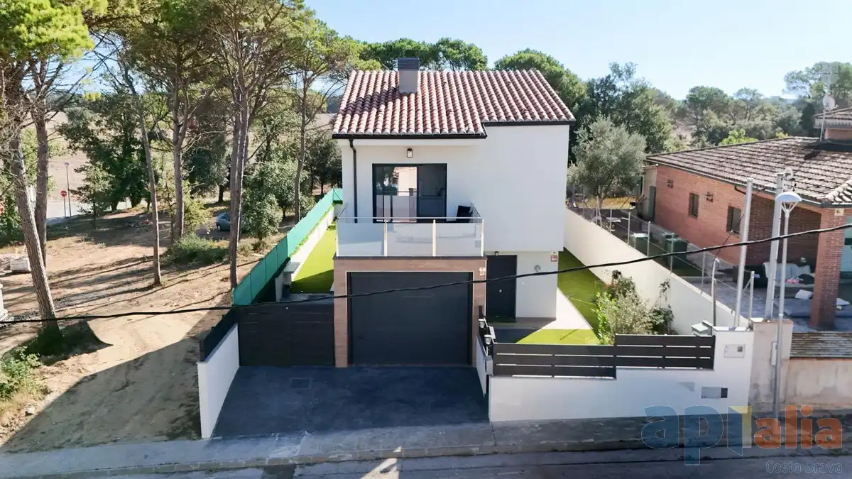 Villa con terrazza in vendita a Carrer de Blanes 35, imagen 2