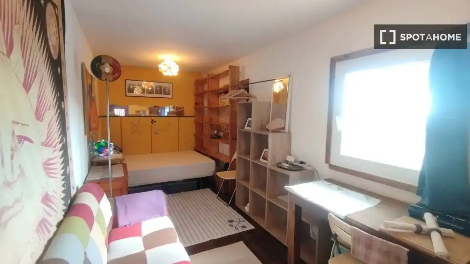 Bedroom of Flat for rent in Sant Cebrià de Vallalta  with Air Conditioner, Heating and Furnished
