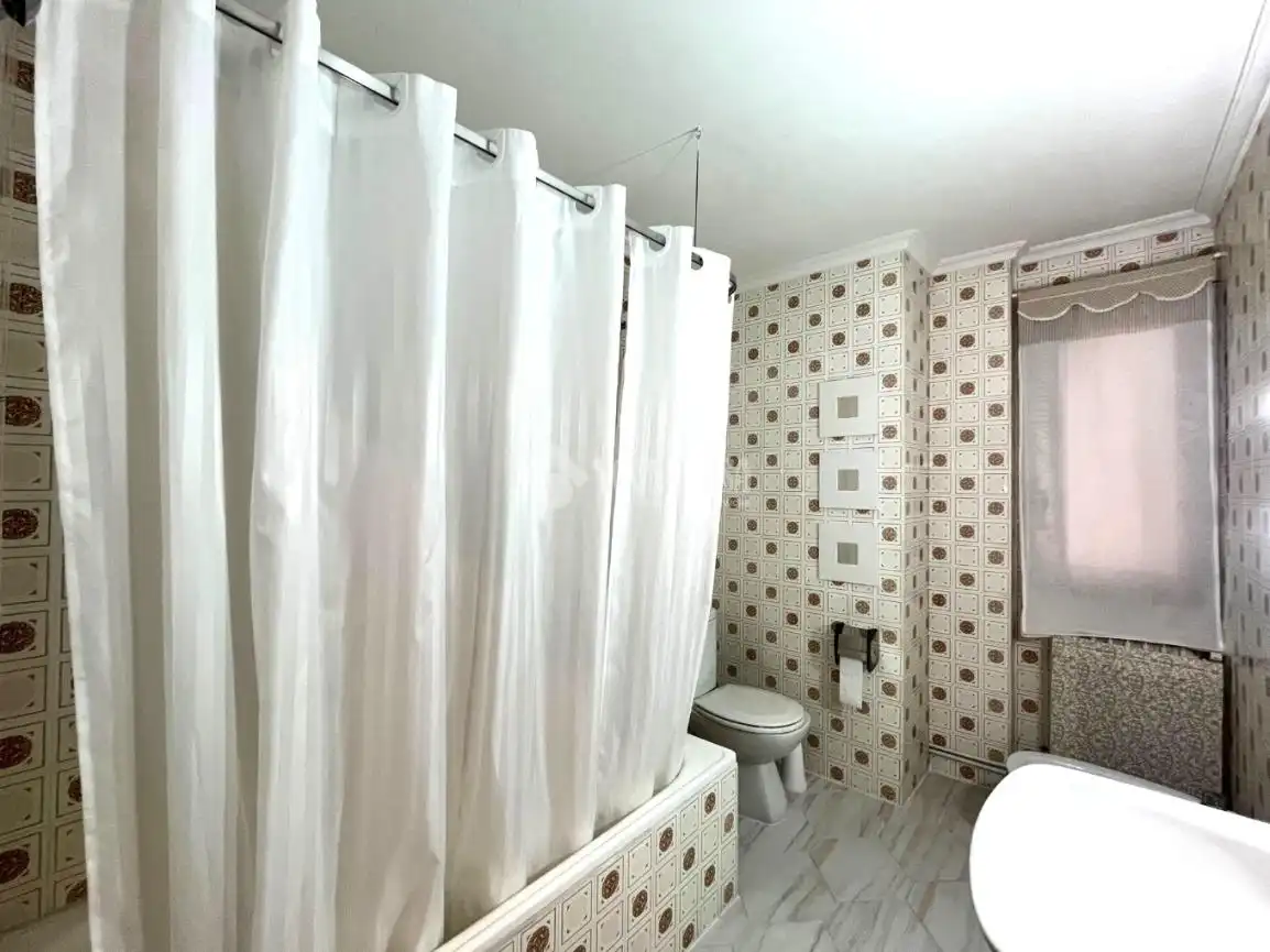 Baño de Piso en venta en Medina del Campo con Calefacción