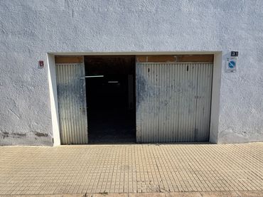 Nave industrial en alquiler en Carrer Josep Grabulosa 22