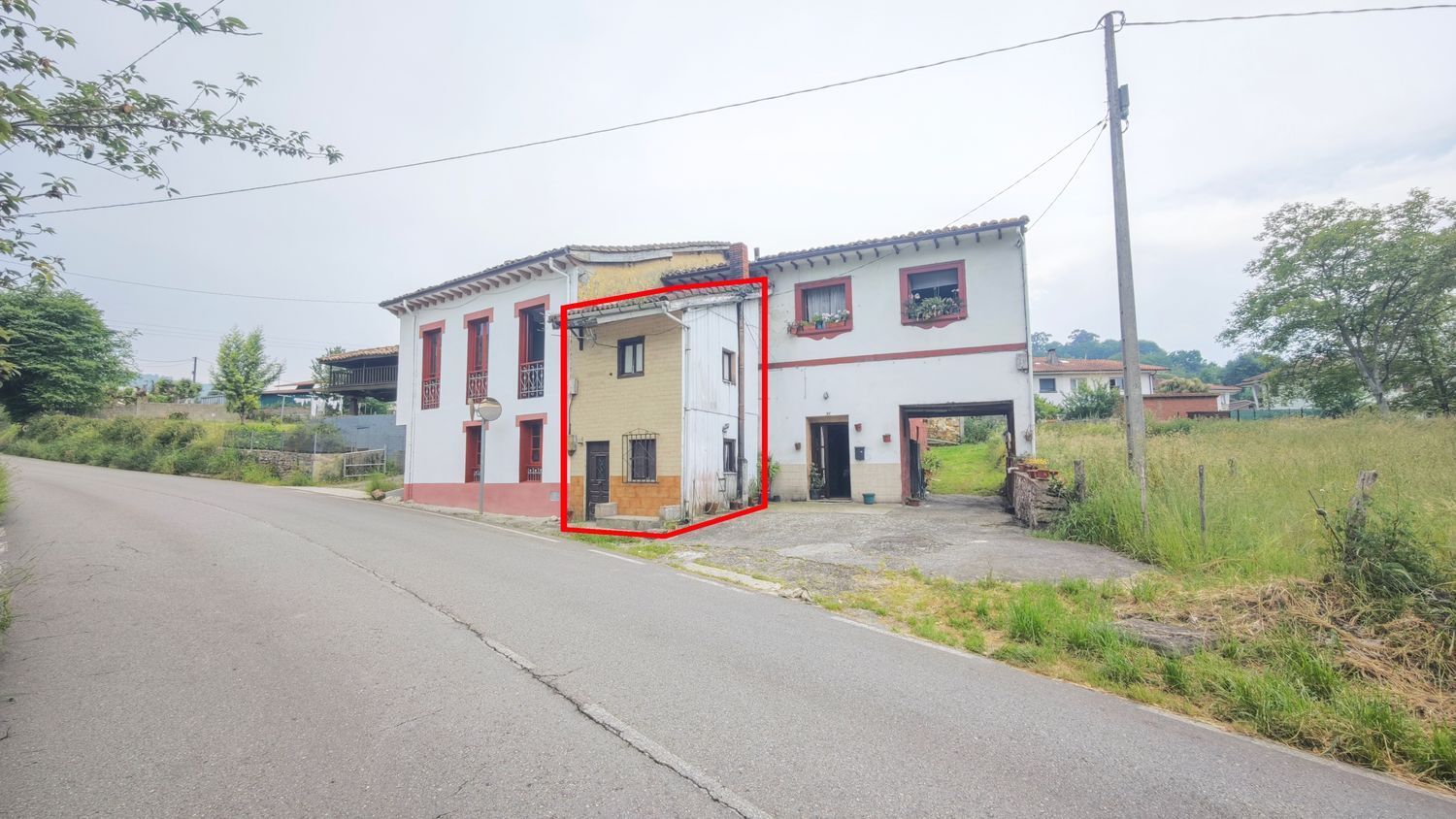 Exterior view of House or chalet for sale in Siero  with Swimming Pool