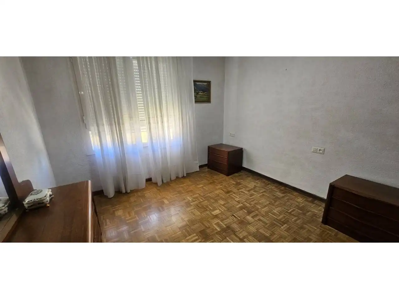 Habitación de Casa adosada en venta en Sariegos con Calefacción, Parquet y Terraza