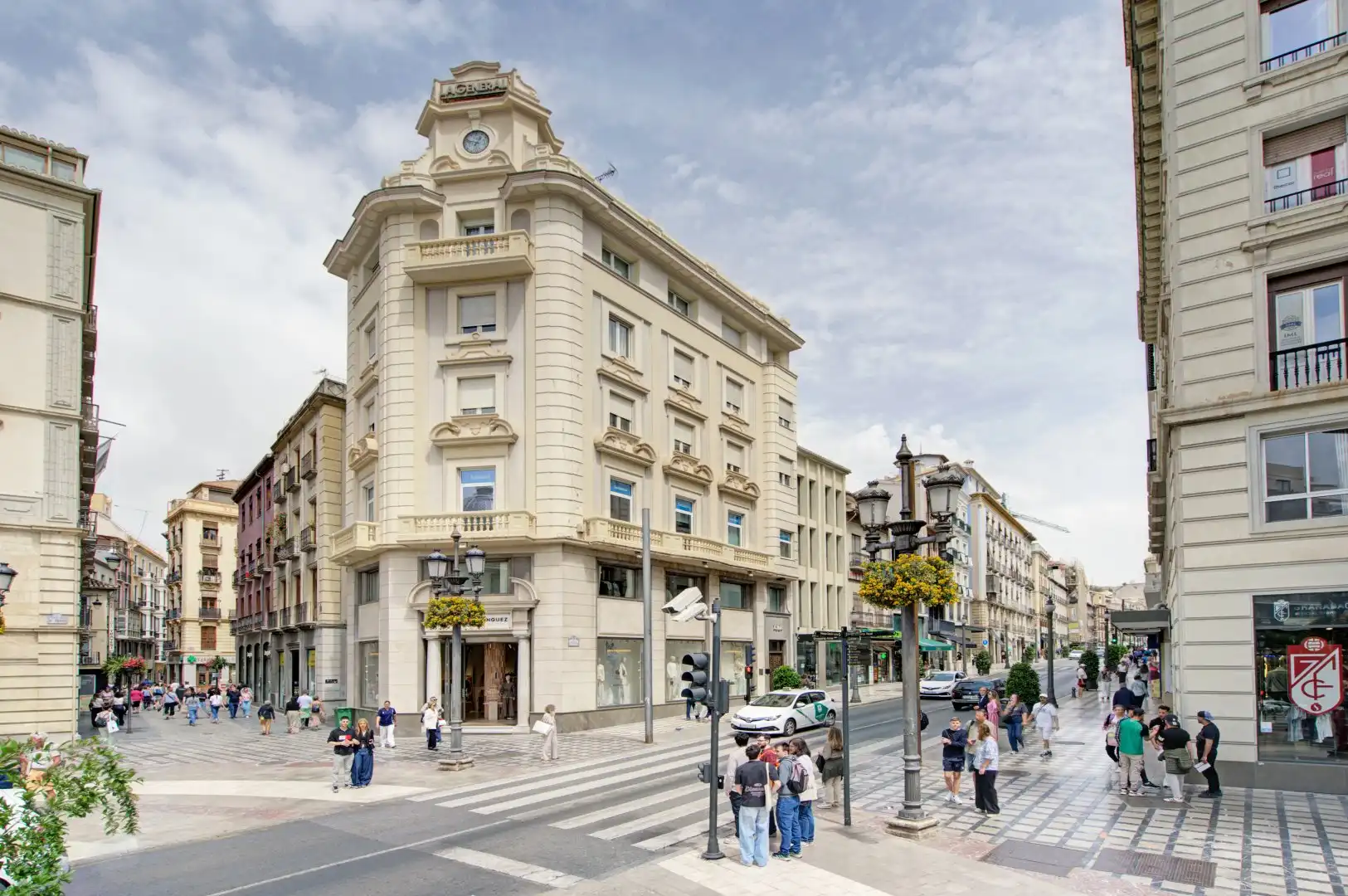 Vista exterior de Piso en venta en Granada con Aire acondicionado, Calefacción y Terraza