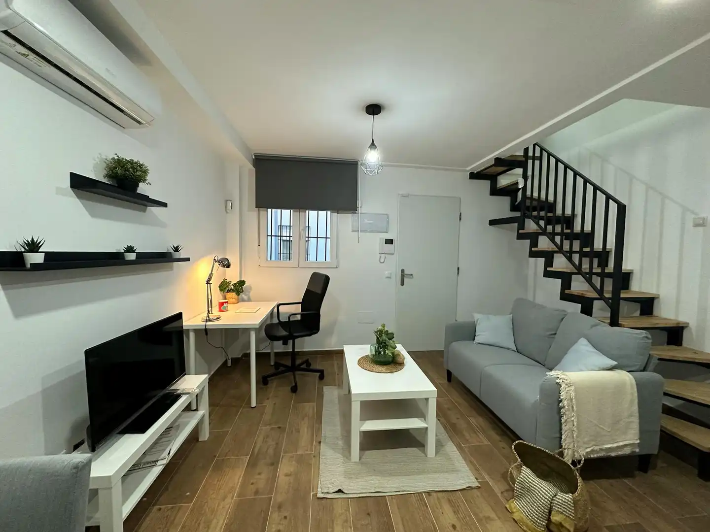 Living room of Flat for rent in Madrid  with Heating, Furnished and Washing machine