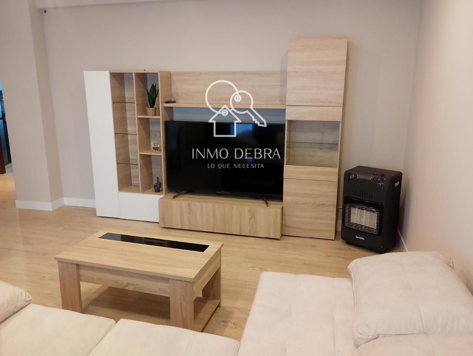 Sala d'estar de Pis en venda en Corvera de Asturias amb Moblat