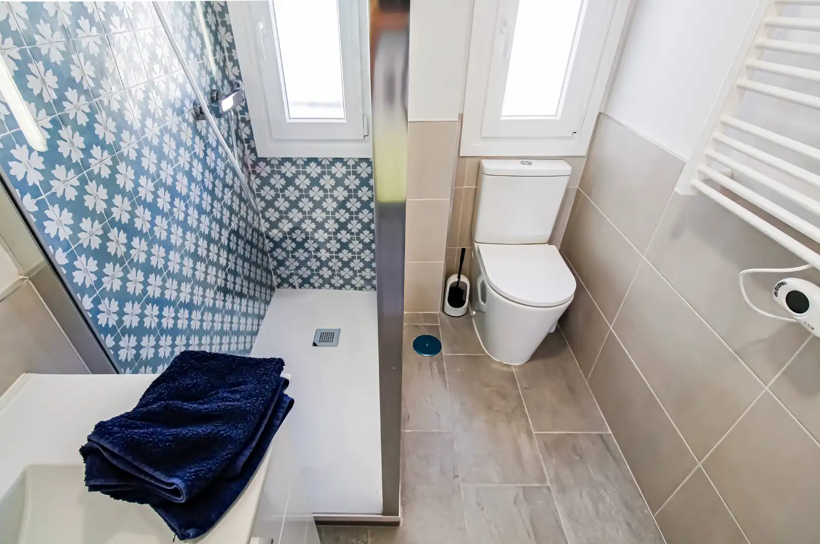 Bathroom of Flat for rent in Madrid  with Air Conditioner, Heating and Storage room