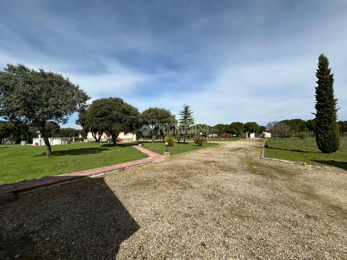 Finca rústica en venda en Málaga del Fresno amb Calefacció, Piscina i Moblat