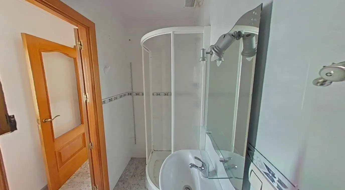 Bathroom of Houses for sale in Baeza