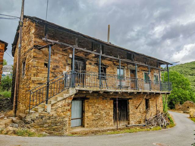 Finca rústica en Venta en Trabadelo