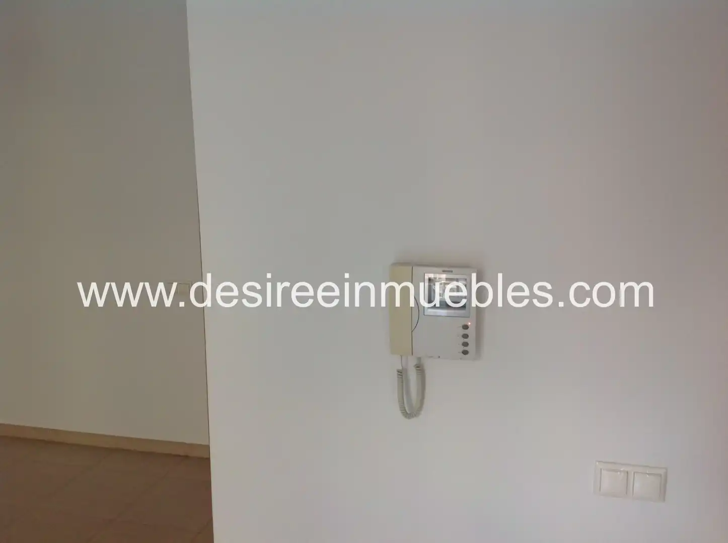 Duplexes for rent in Carrer de Pere Aleixandre, Mont-Olivet