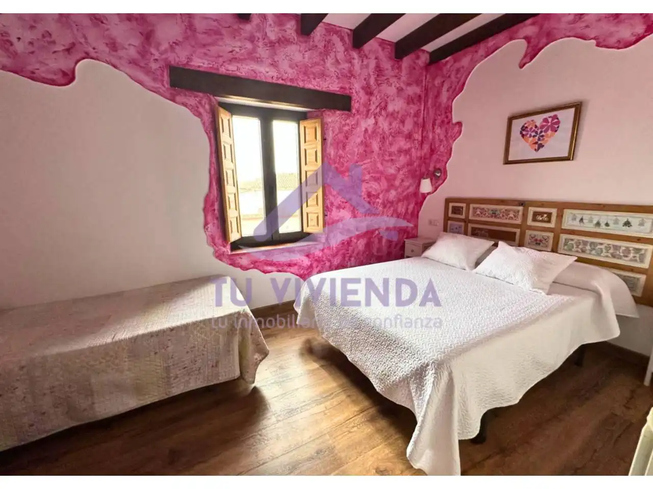 Habitación de Casa o chalet en venta en Bustillo de la Vega con Jardín privado, Piscina y Amueblado