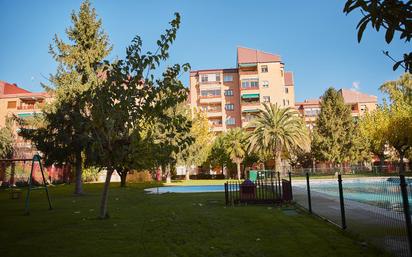 Exterior view of Apartment for sale in Colmenar Viejo  with Heating, Parquet flooring and Oven