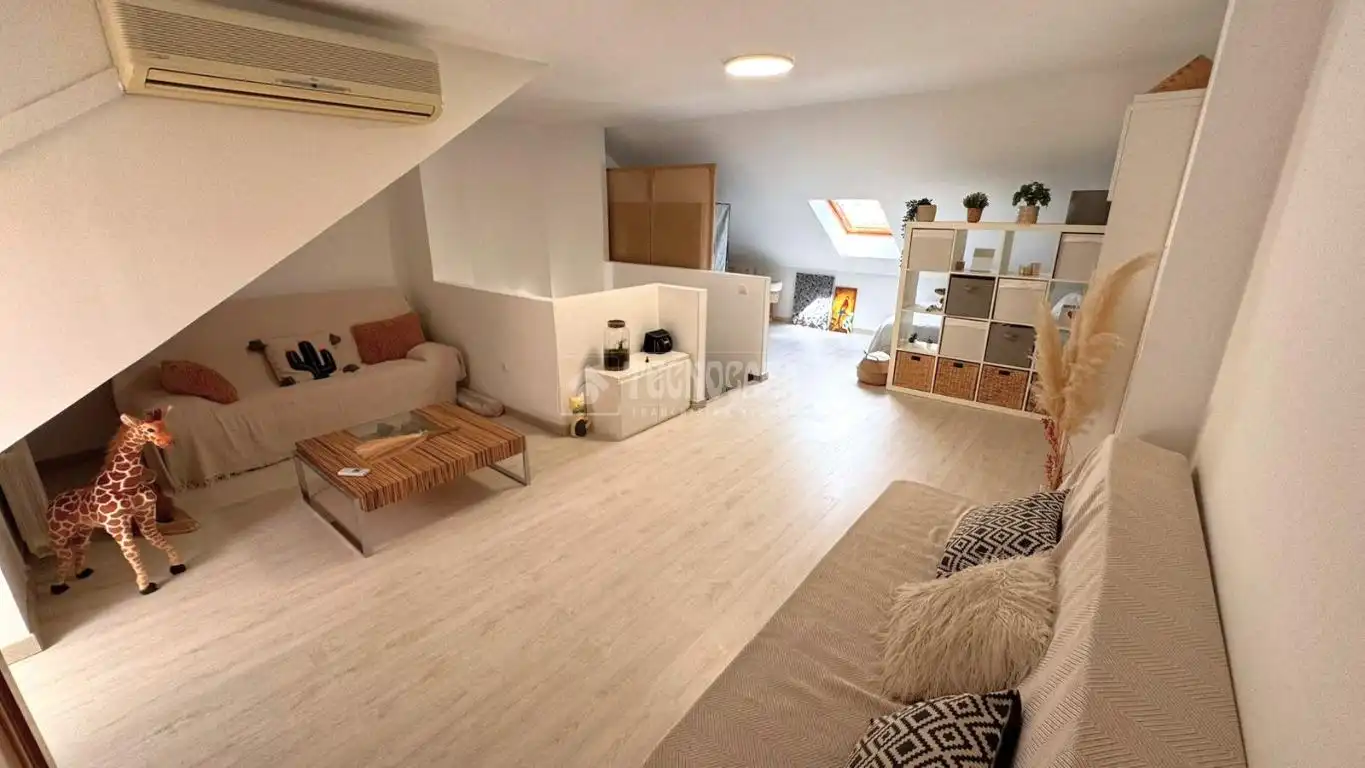 Casa adosada en venta en Boadilla del Monte con Aire acondicionado, Calefacción y Piscina comunitaria