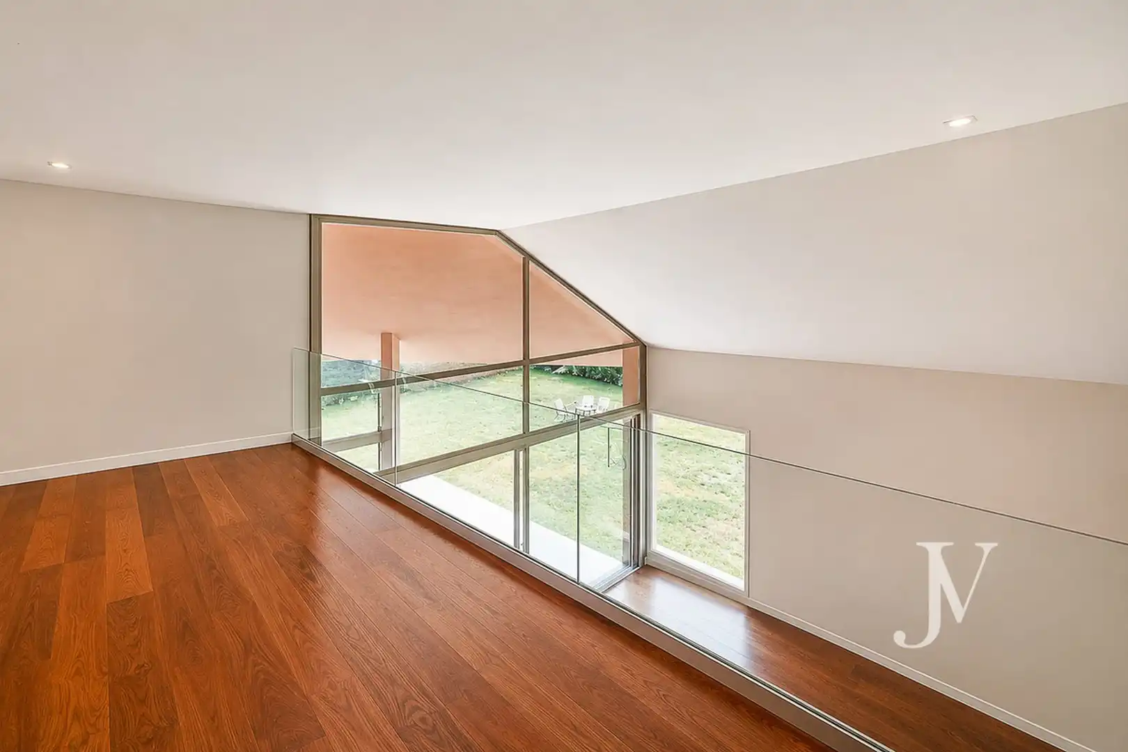 Sala d'estar de Casa o xalet en venda en Pozuelo de Alarcón amb Aire condicionat, Calefacció i Jardí privat