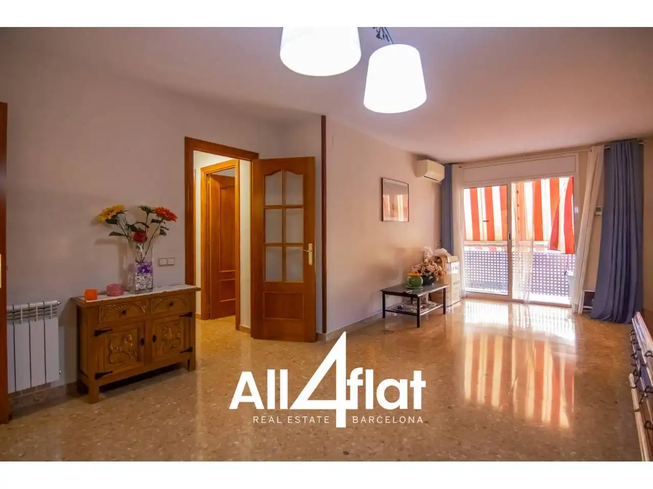 Außenansicht von Wohnung zum Verkauf in Viladecans mit Klimaanlage, Heizung und Balkon
