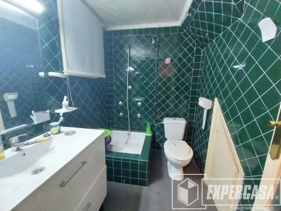 Badezimmer von Country house zum Verkauf in Torrent mit Terrasse
