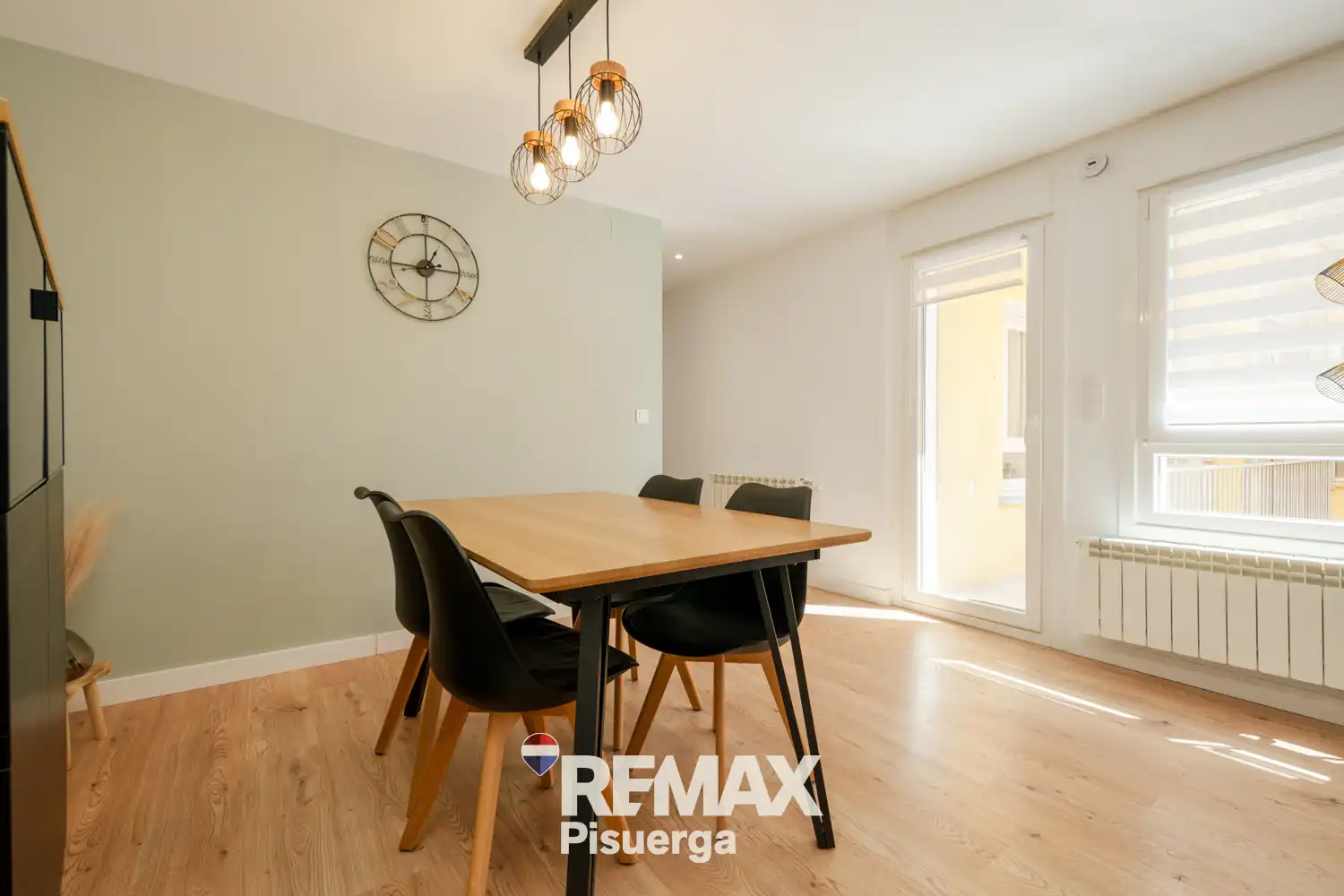 Comedor de Piso en venta en Valladolid con Calefacción, Parquet y Terraza