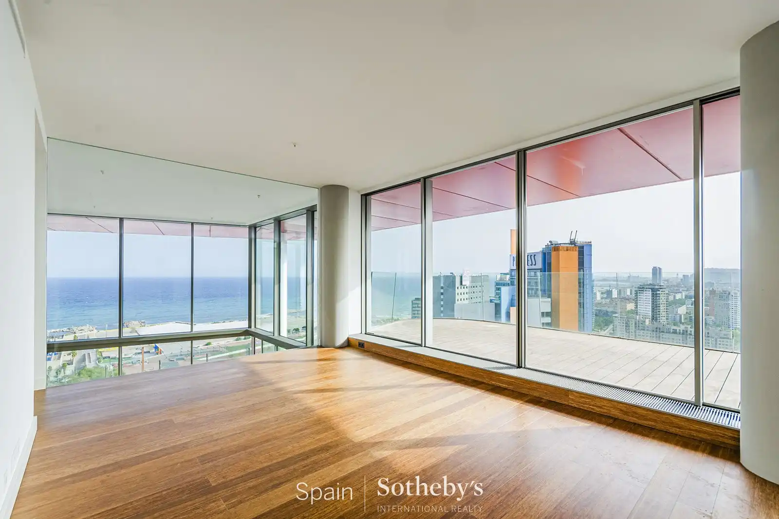 Sala d'estar de Apartament en venda en Barcelona amb Aire condicionat, Calefacció i Terrassa