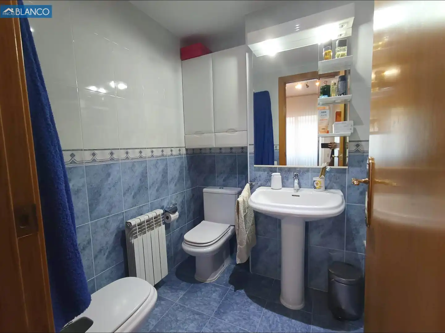 Bathroom of Houses for sale in L'Hospitalet de Llobregat  with Air Conditioner, Heating and Terrace