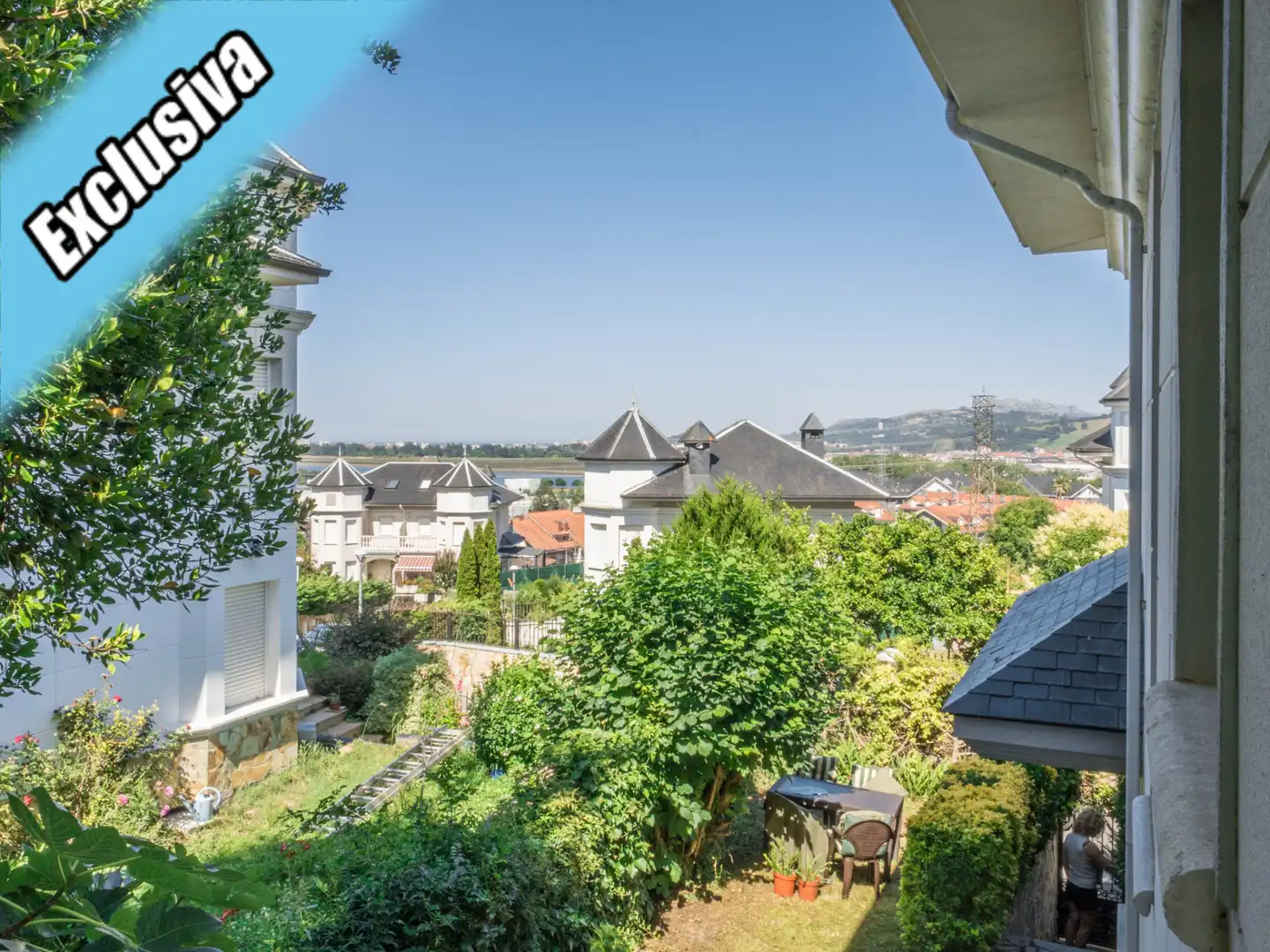 Vista exterior de Casa o xalet en venda en Bárcena de Cicero amb Calefacció, Jardí privat i Terrassa