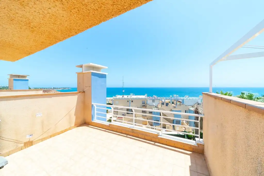 Maison mitoyenne avec piscine à vendre à Orihuela Costa