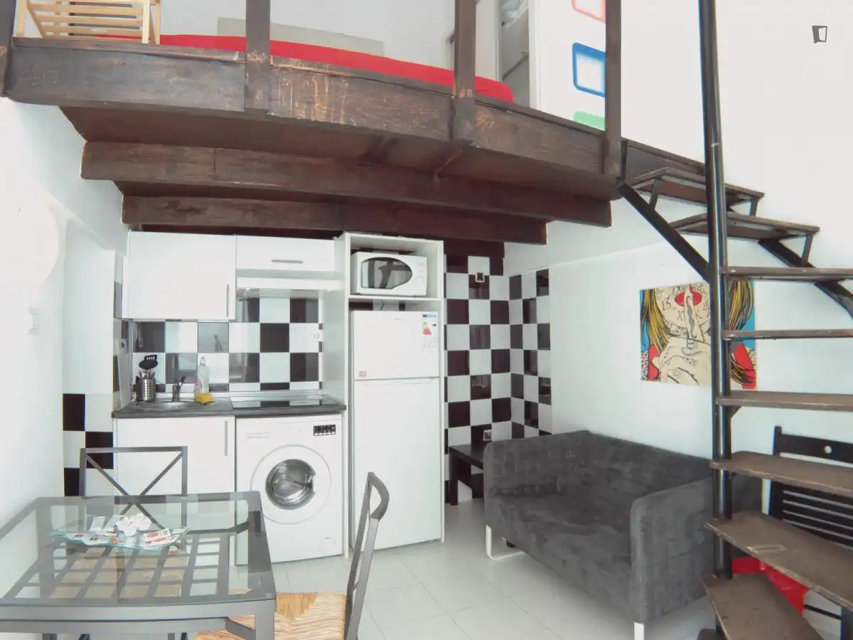 Estudio de alquiler en Valdeacederas