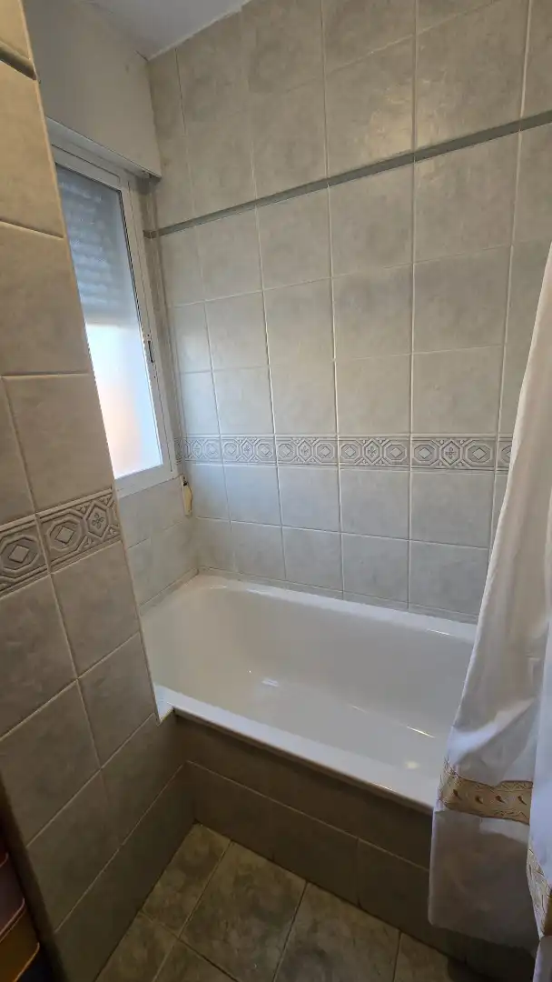 Bany de Pis en venda en Úbeda amb Calefacció, Moblat i Forn
