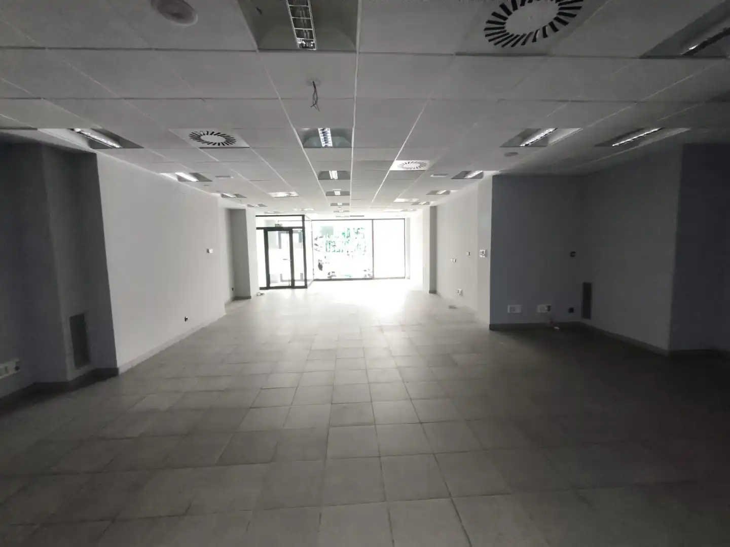 Local comercial en venda a Calle de Artica 20