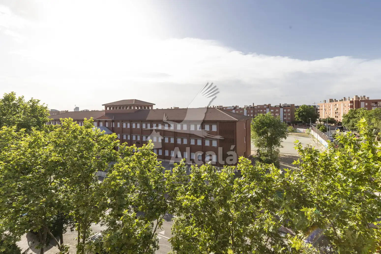 Vista exterior de Piso en venta en Alcalá de Henares con Aire acondicionado, Calefacción y Trastero