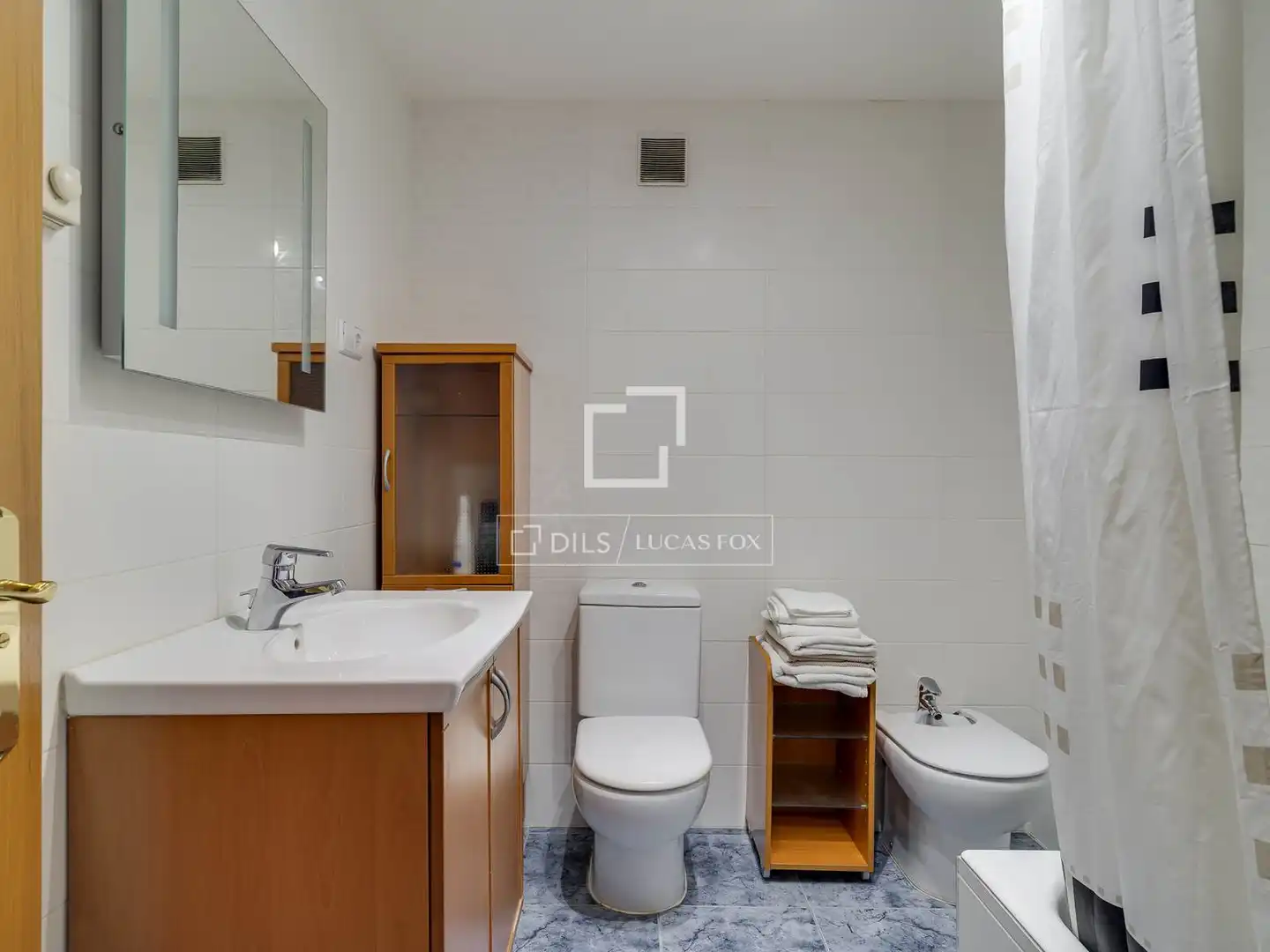 Baño de Piso de alquiler en Barcelona con Aire acondicionado, Calefacción y Amueblado