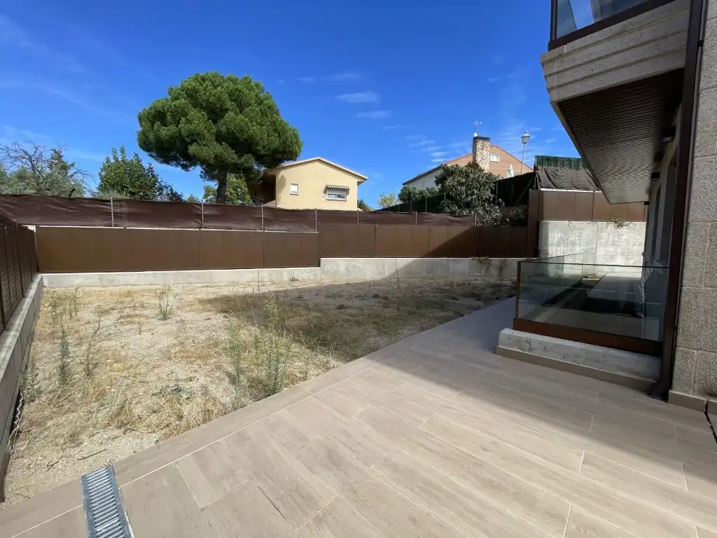 Ground floor for rent in Calle Libertad De La, La Navata