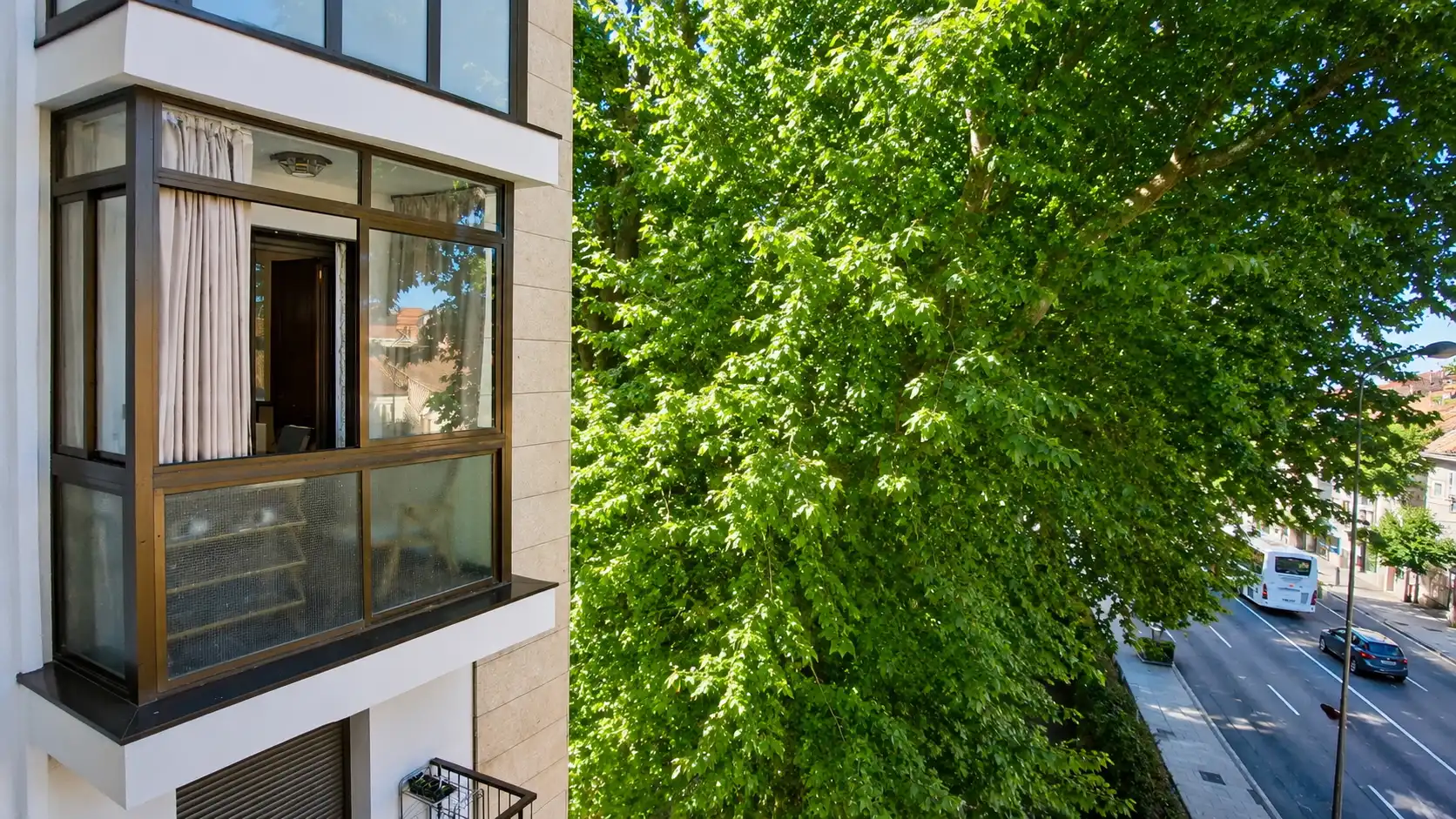 Vista exterior de Piso en venta en Vigo  con Calefacción, Parquet y Amueblado