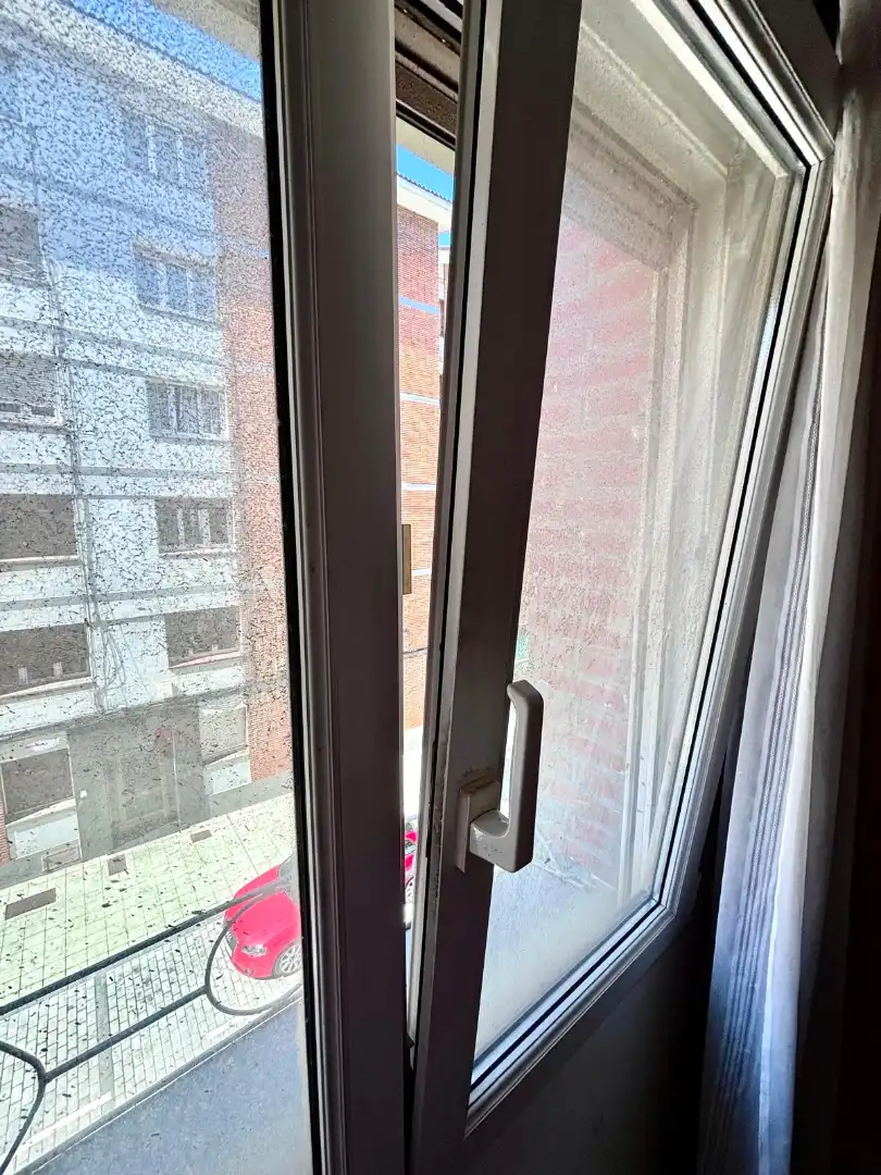 Terrassa de Pis en venda en Gijón  amb Moblat