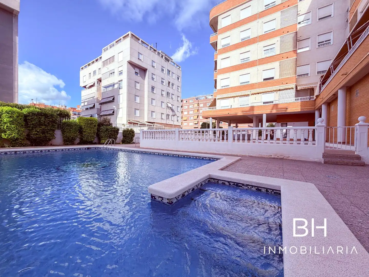 Piscina de Pis en venda en Elche / Elx amb Aire condicionat, Calefacció i Jardí privat
