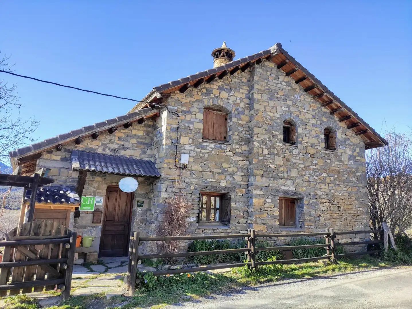 Vista exterior de Casa o xalet en venda en Fanlo amb Calefacció, Jardí privat i Terrassa