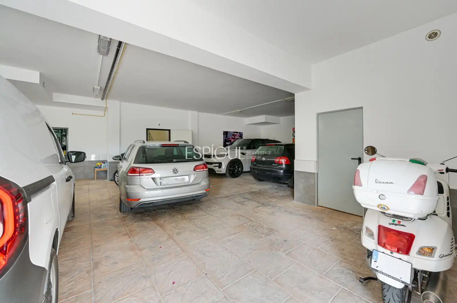 Parkplatz von Haus oder Chalet zur Miete in Cabrils mit Klimaanlage, Heizung und Privatgarten
