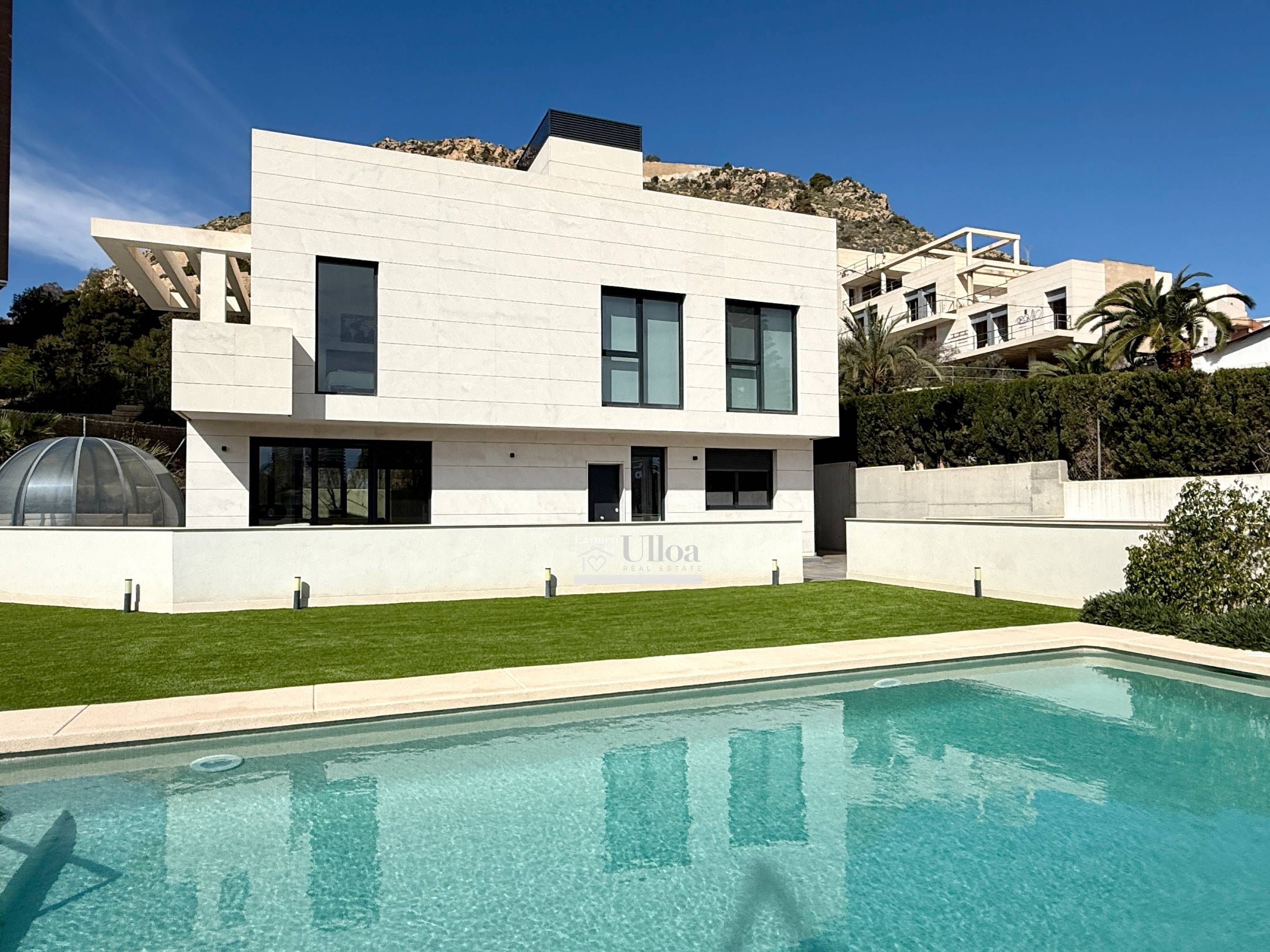 Vista exterior de Casa o xalet en venda en Alicante / Alacant amb Aire condicionat, Calefacció i Jardí privat