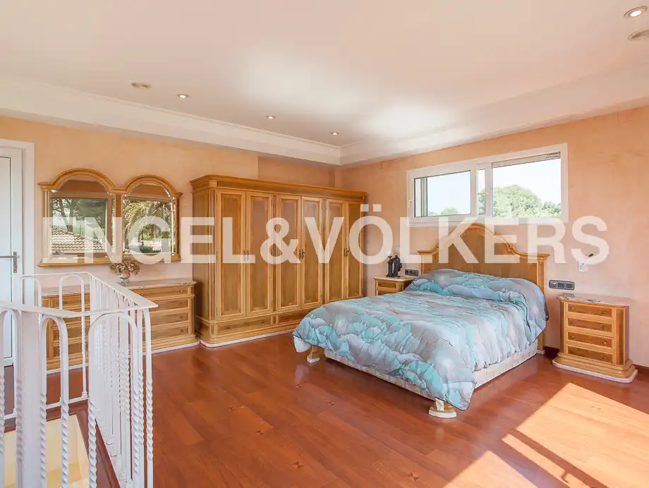 Habitación de Casa o chalet en venta en Serra con Calefacción, Jardín privado y Trastero