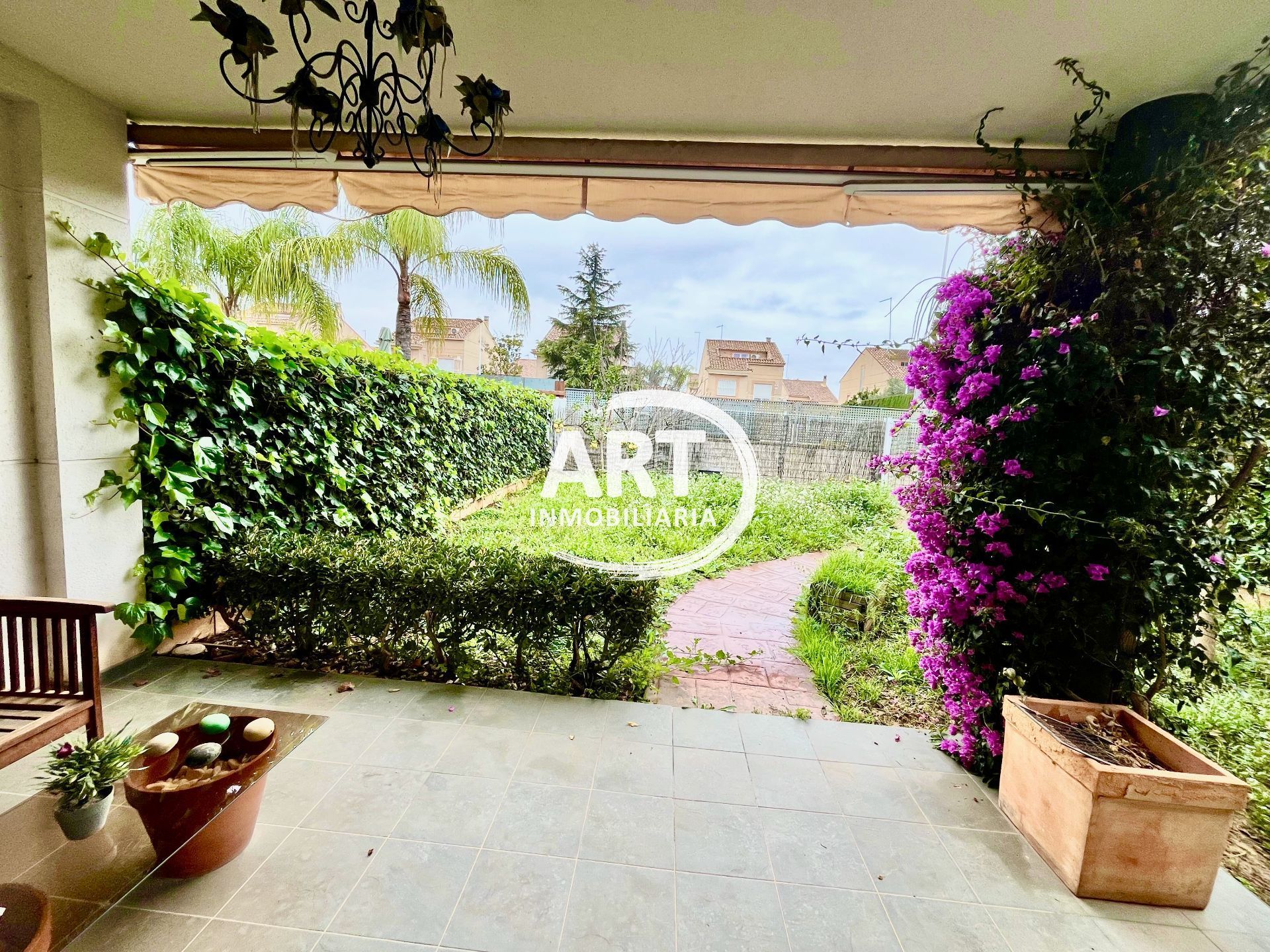 Jardí de Casa adosada en venda en L'Eliana amb Aire condicionat, Calefacció i Jardí privat