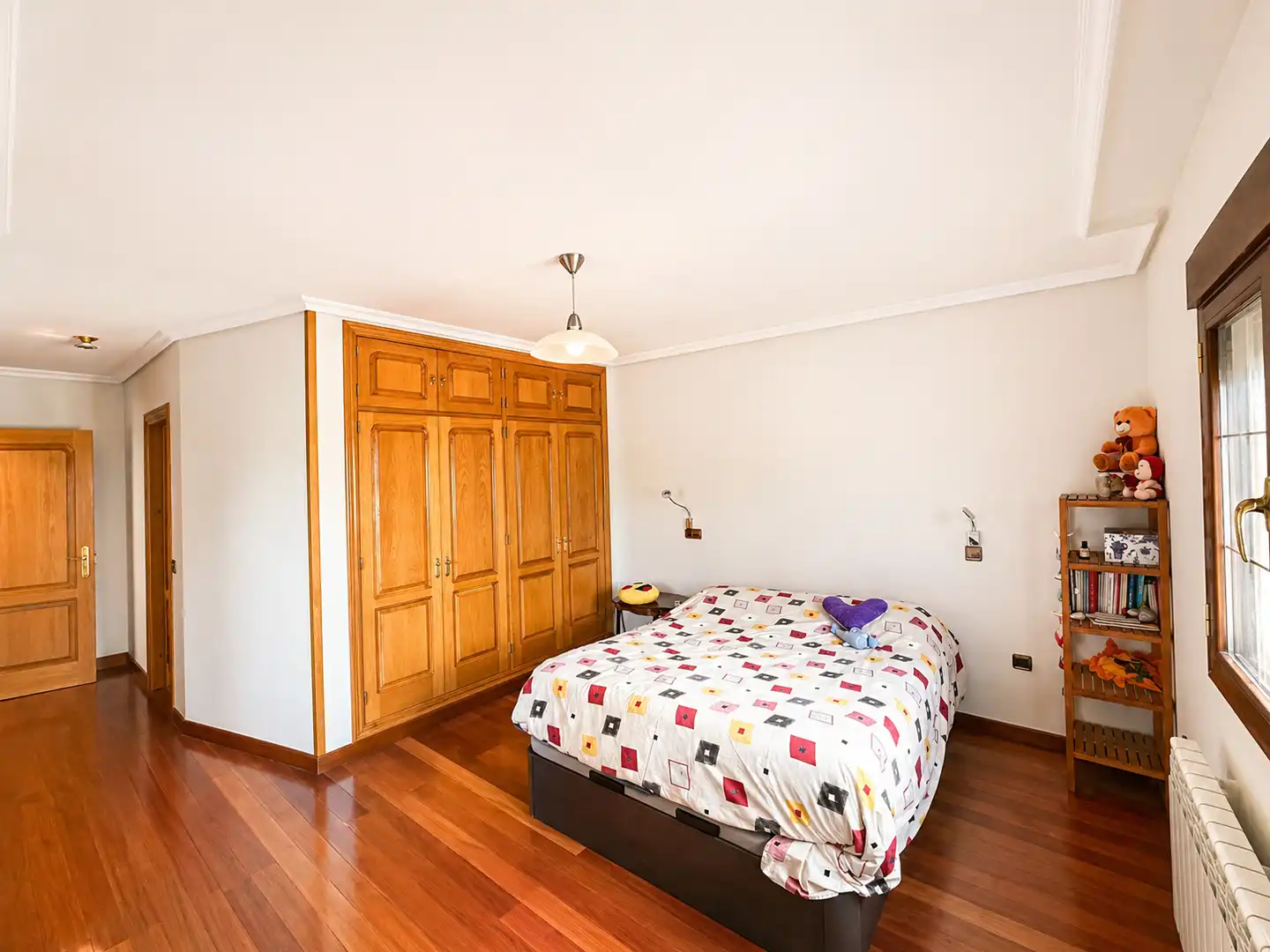 Dormitori de Casa o xalet en venda en Guadarrama amb Calefacció, Jardí privat i Parquet