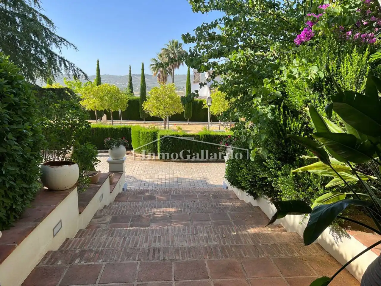 Garden of Buildings for sale in Lucena