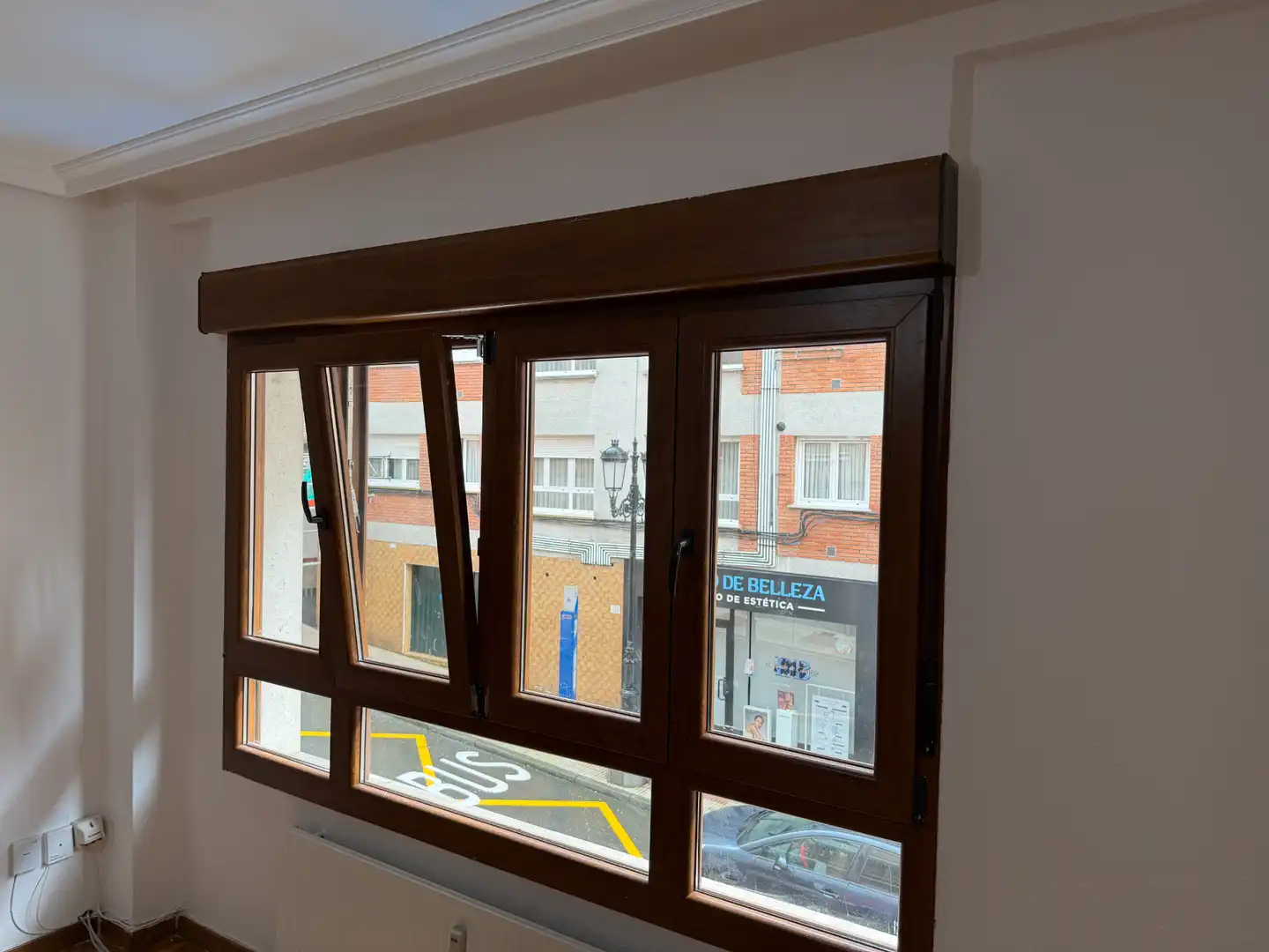 Vista exterior de Pis en venda en Oviedo  amb Calefacció, Parquet i Terrassa